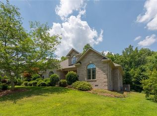3 Friendly Acres Ct, Greensboro, NC 27410
