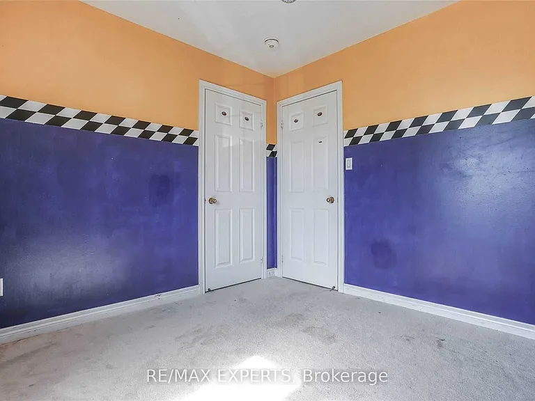 33 Saltspring Dr — Photo 18