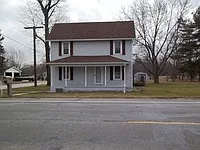 302 W Main St photo 1