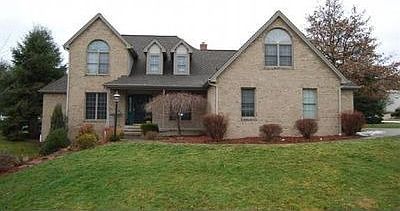 1st image of 200 Crescent Ct