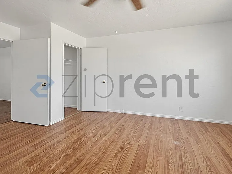 139 W 18th St #8 — Photo 8