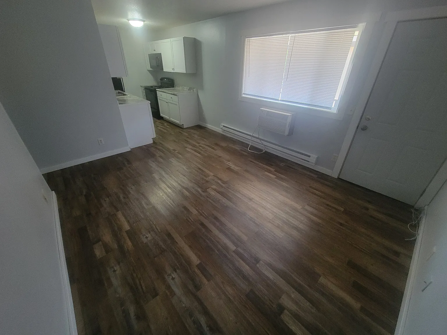 2 bed, 750 sqft, $1,300 — Photo 4