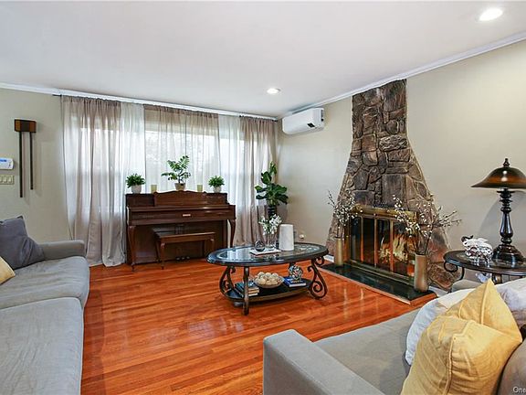 3rd image of 91 Stone Ave