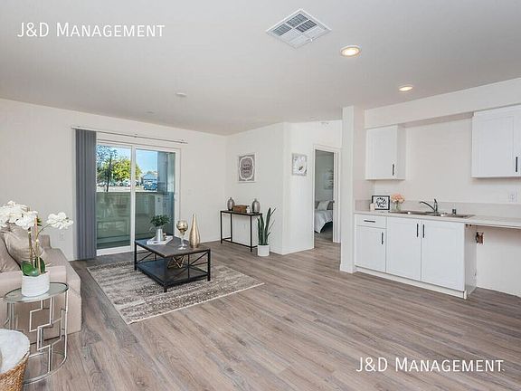 4th image of 7484 Mesa College Dr #303