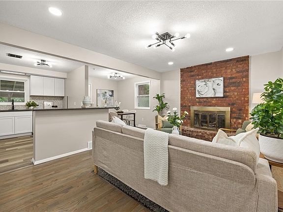 5th image of 5412 NE 56th Pl