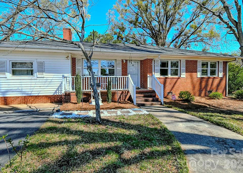 1st image of 6918 Tuckaseegee Rd