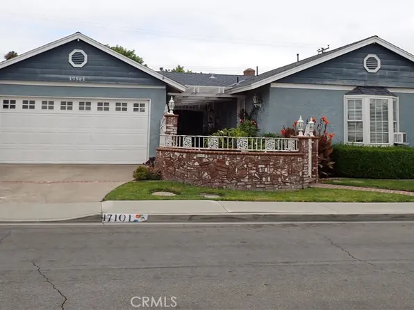 17101 Hague Ln, Huntington Beach, CA 92647