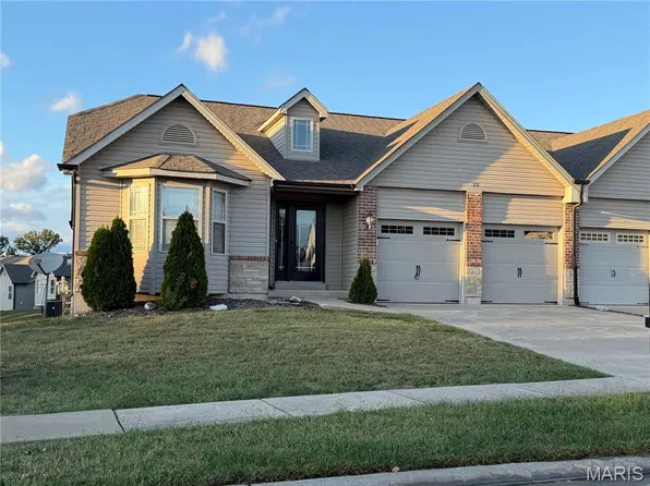 22 Ivy Brook Ct, Wentzville, MO 63385