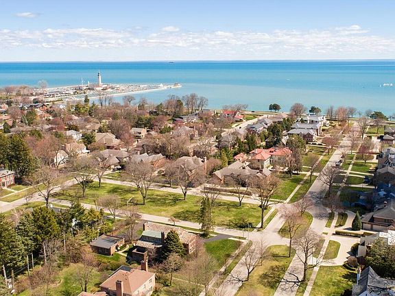 50 Lochmoor Blvd, Grosse Pointe Shores, MI 48236 | MLS #50137988 | Zillow