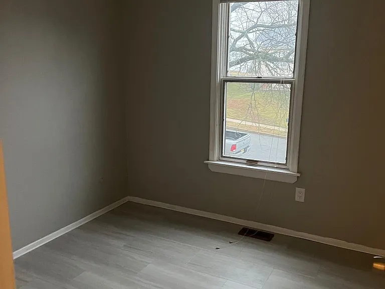 2418 York Rd — Photo 15