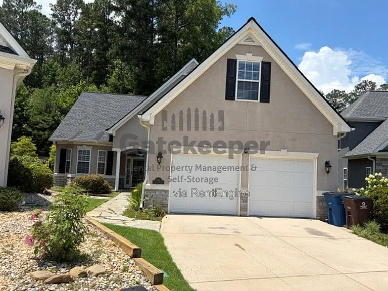 208 Lenox Dr — Photo 1