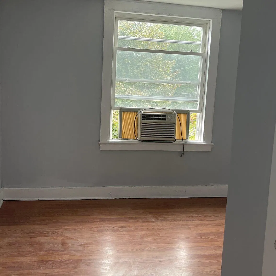 77 Perry Ave — Photo 2