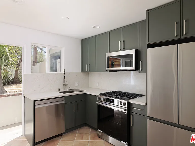 2120 N Cahuenga Blvd — Photo 9