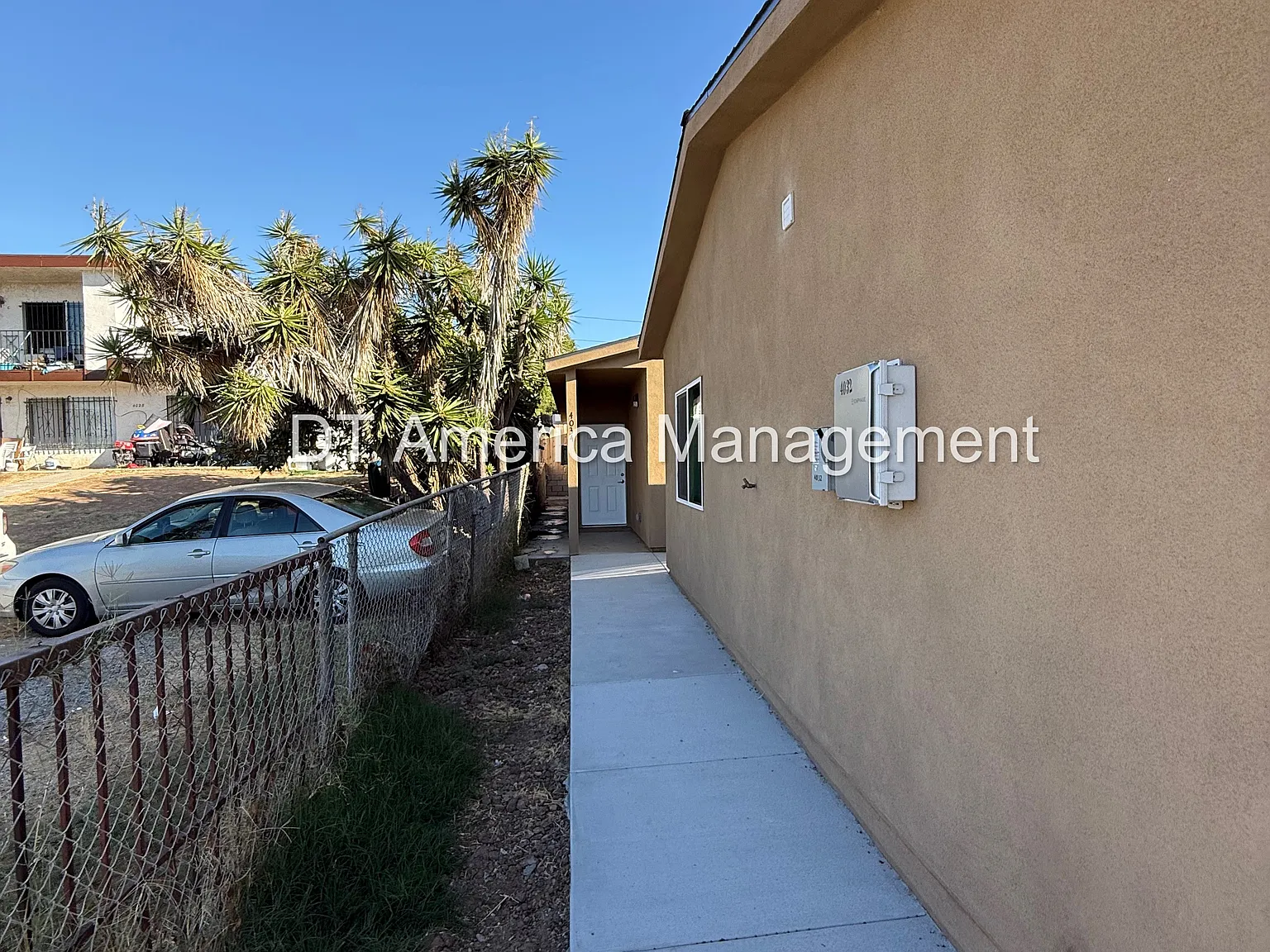 3 bed, 850 sqft, $2,600 — Photo 2