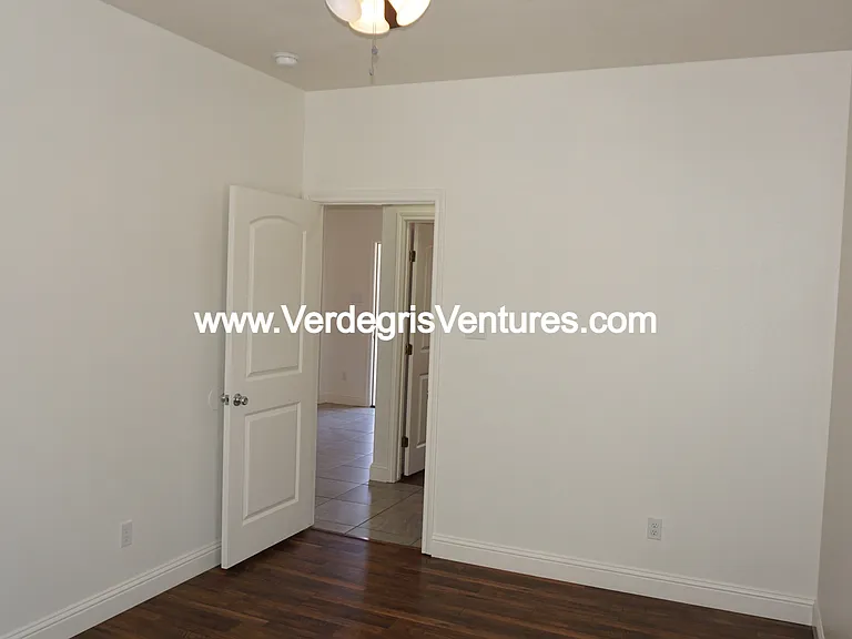 236 S Scott St #76028 — Photo 6