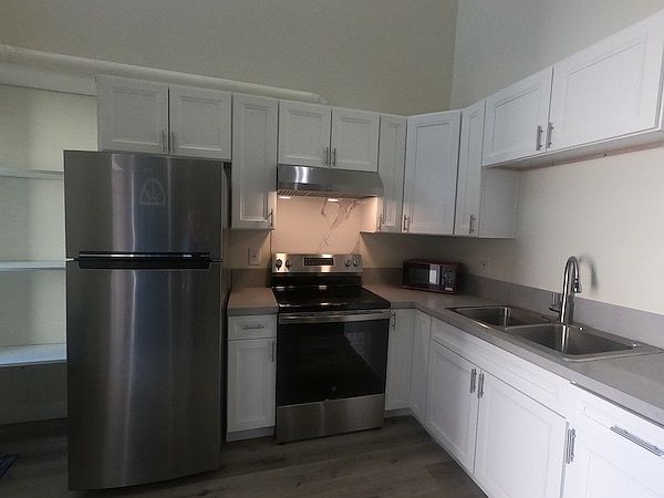 1st image of 262 E Park Ave #D