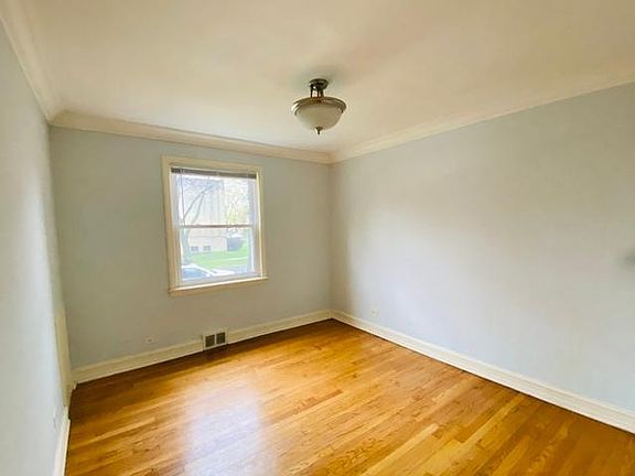 4th image of 8854 La Crosse Ave #1N