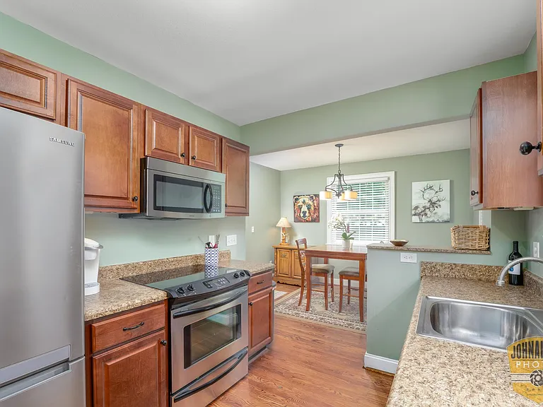 528 Rosedale Ave — Photo 12