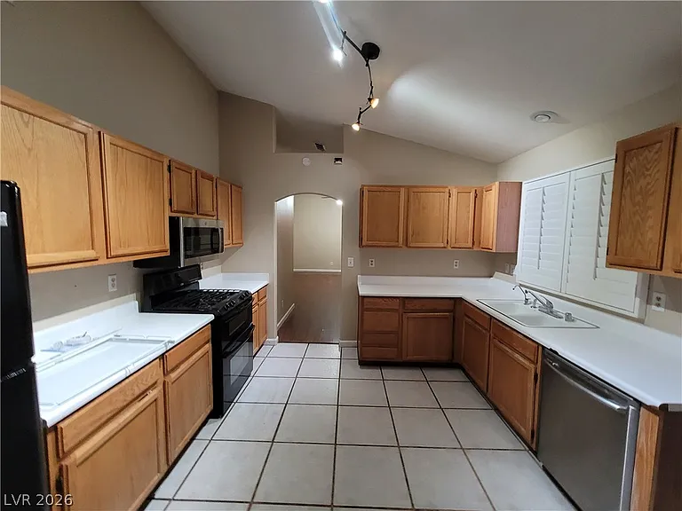 2458 Color Canyon Way — Photo 16
