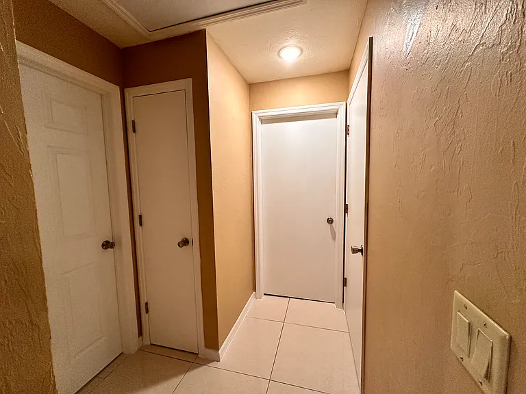 4209 SW Santa Barbara Pl #4 — Photo 15