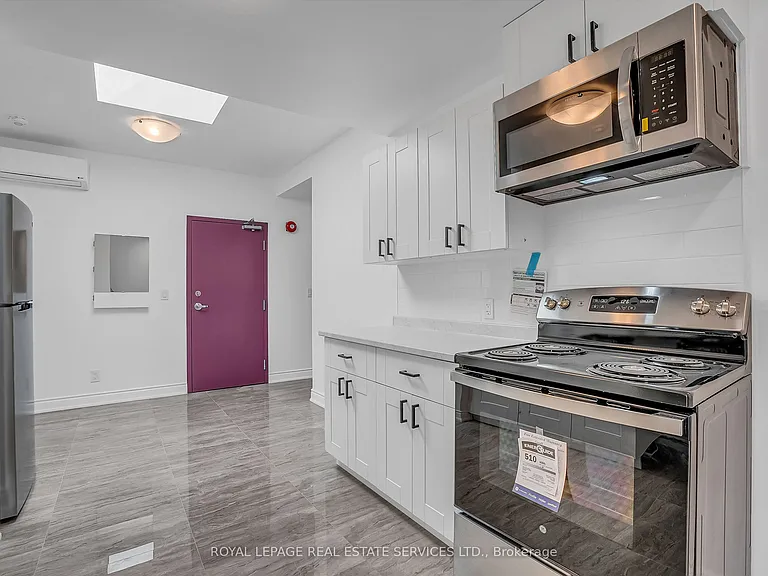 2820 Danforth Ave #302 — Photo 3