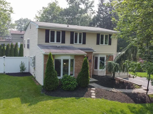 1650 Daws Rd, Blue Bell, PA 19422