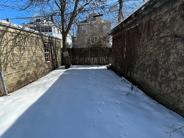 24 Burnham St #3 — Photo 14