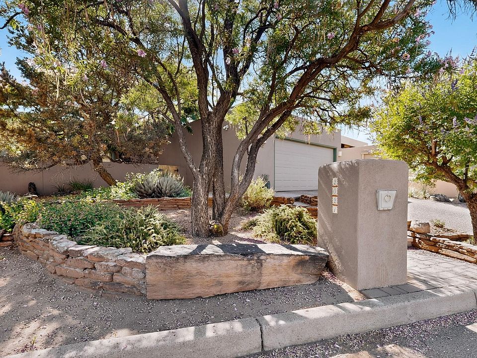 1st image of 2021 Quail Run Dr NE