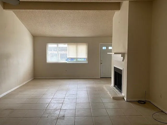 2 bed, 2.0 bath, 1552 sqft, $1,400 — Photo 3