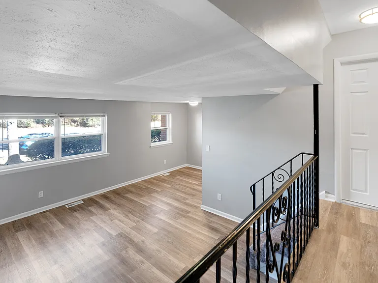 Welcome to Willow Pointe Apartments, where modern living meets comfort. Enjoy spacious layouts and natural light that make every day feel inviting. Don't miss out on making this your new home. Schedule your tour today!