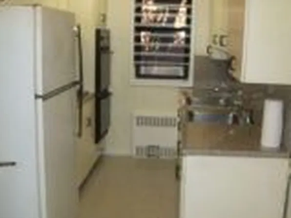 2675 East 7th Street image 1 of 5