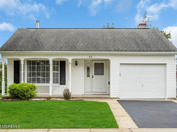 43 Santo Domingo Drive, Toms River, NJ 08757