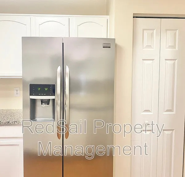 937 Allendale Dr — Photo 6