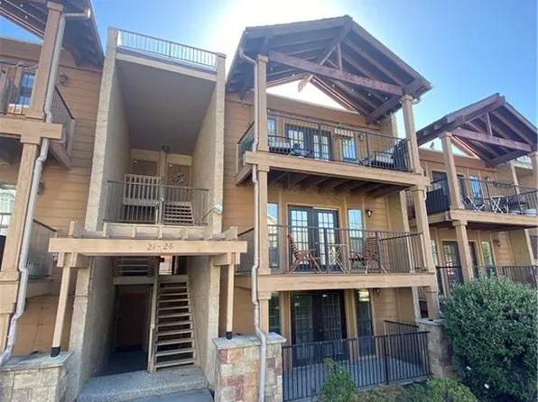 4727 Jarboe St APT 26, Kansas City, MO 64112