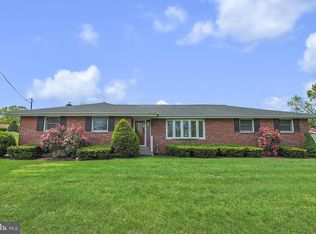 1004 Maple St, Pottsville, PA 17901