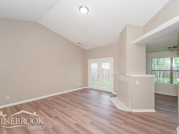 5th image of 1662 N Parkthorne Dr