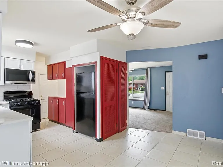 25506 Virginia Dr — Photo 7