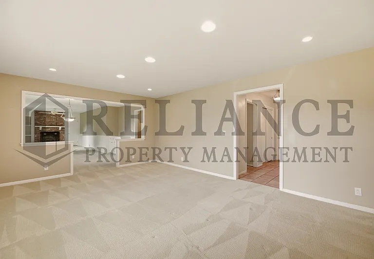 6517 E Elm St — Photo 11