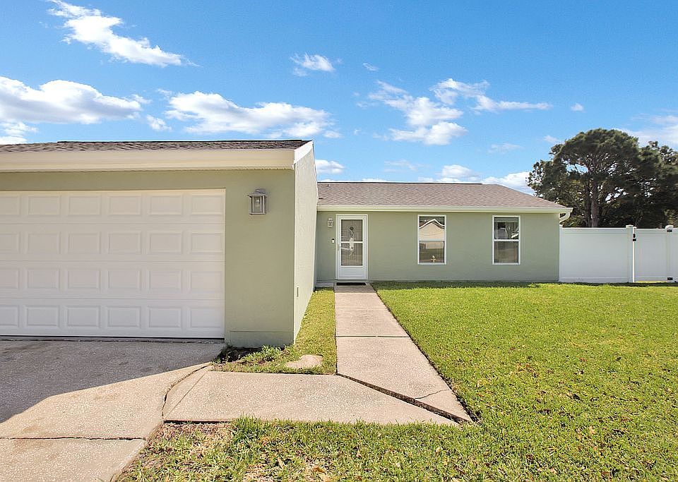 1st image of 301 Lakeview Dr