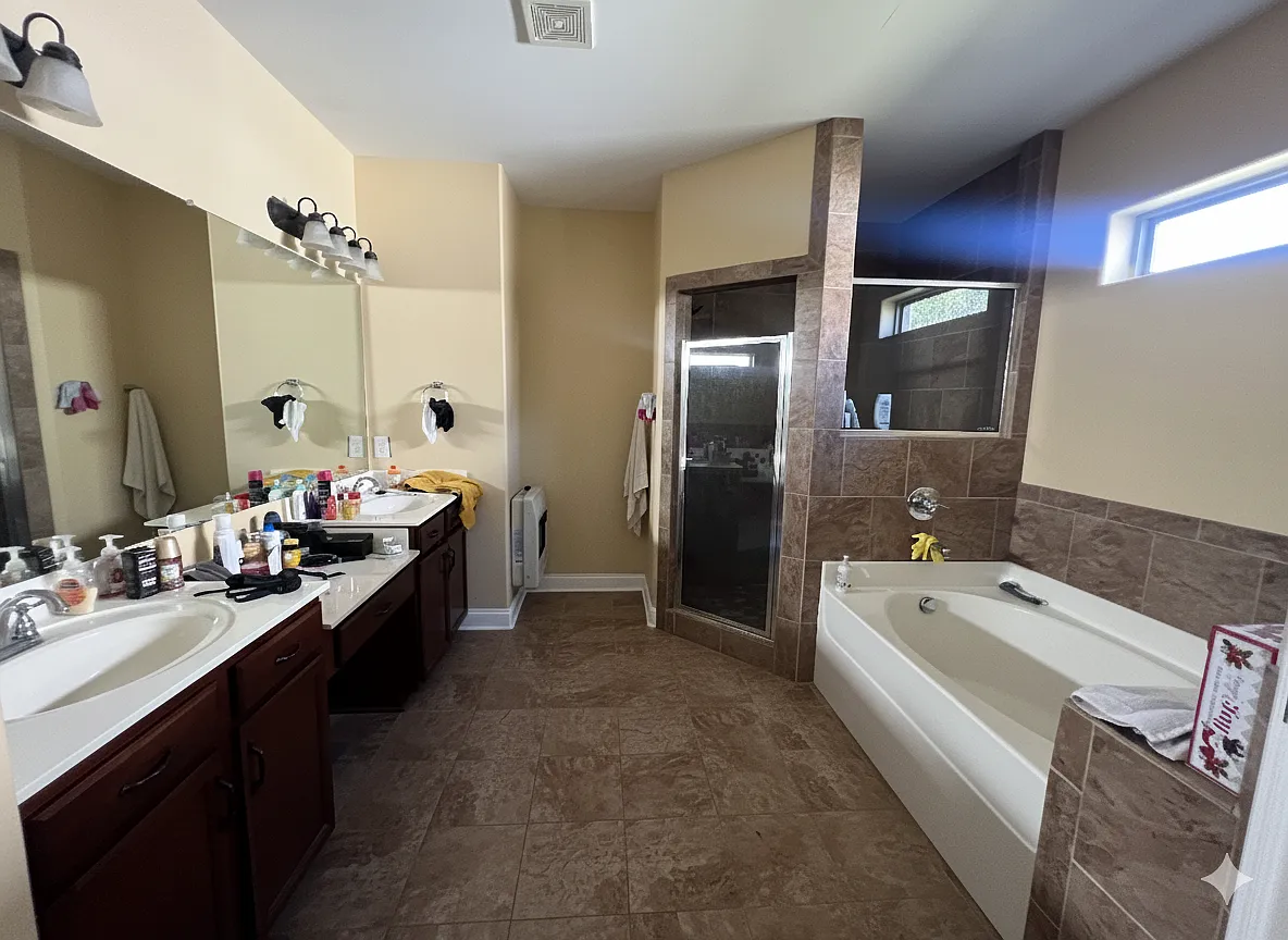 4 bed, 2418 sqft, $2,800 — Photo 4