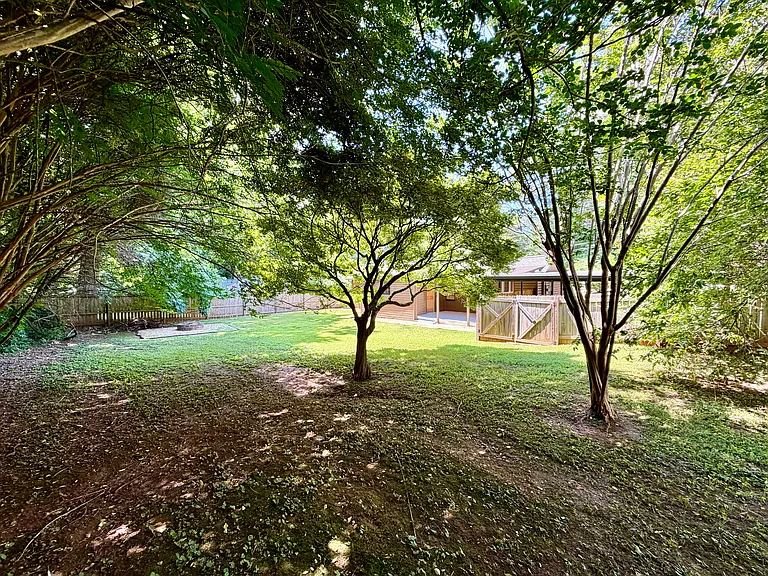 1627 Wainwright Dr SE — Photo 23