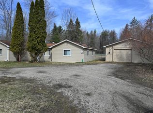 8950 Old Mead Rd, Houghton Lake, MI 48629