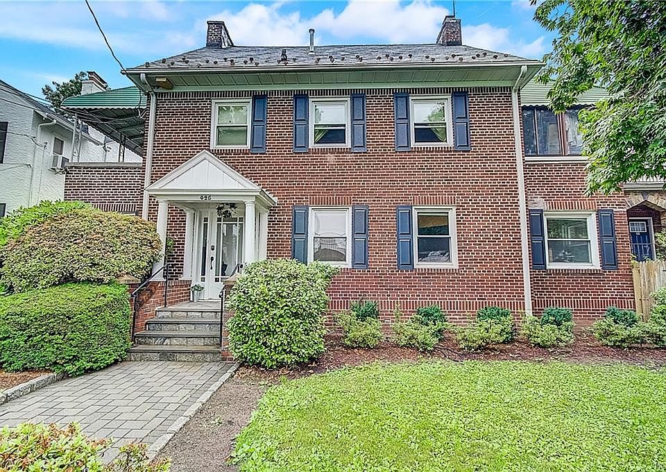 1st image of 425 Seneca Ave