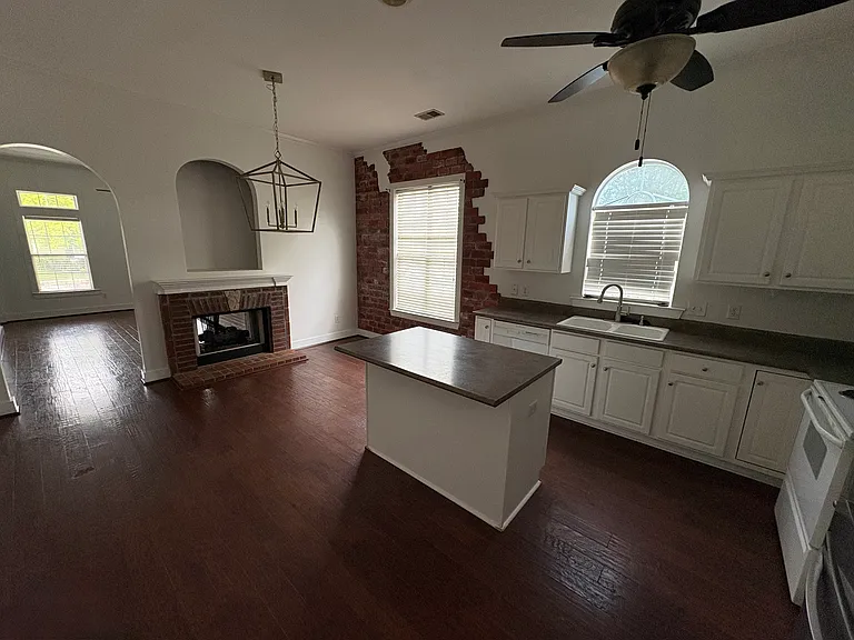 4665 Clubview Dr — Photo 14