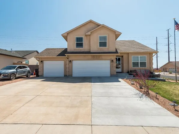2318 Crestwood Ln, Pueblo, CO 81008