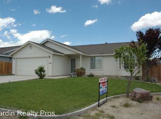 1046 Rosehips Ln, Fernley, NV 89408