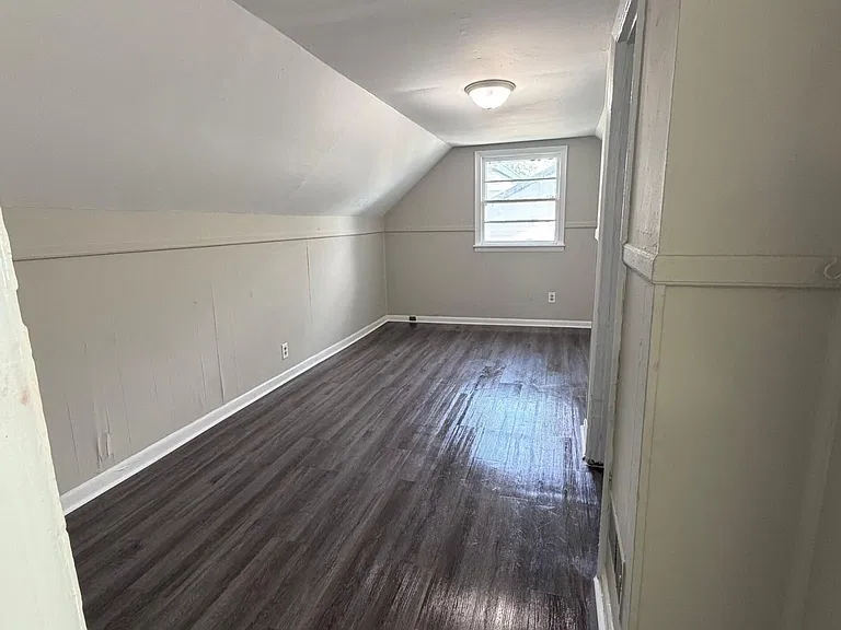 2229 Maplecrest Dr — Photo 10