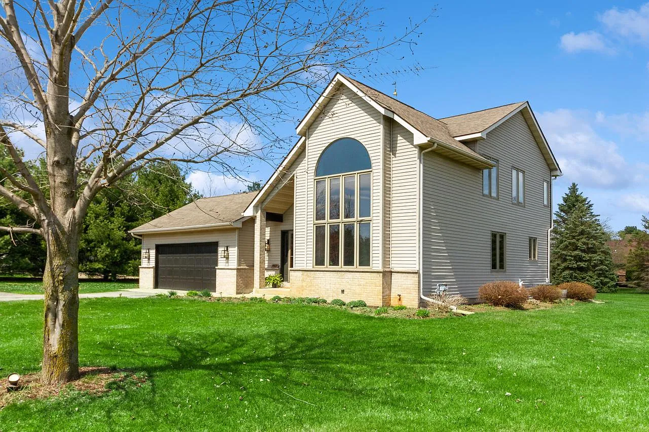 W4920 Mallard DRIVE photo 1