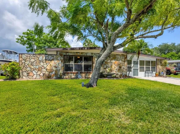 2803 22nd St W, Bradenton, FL 34205