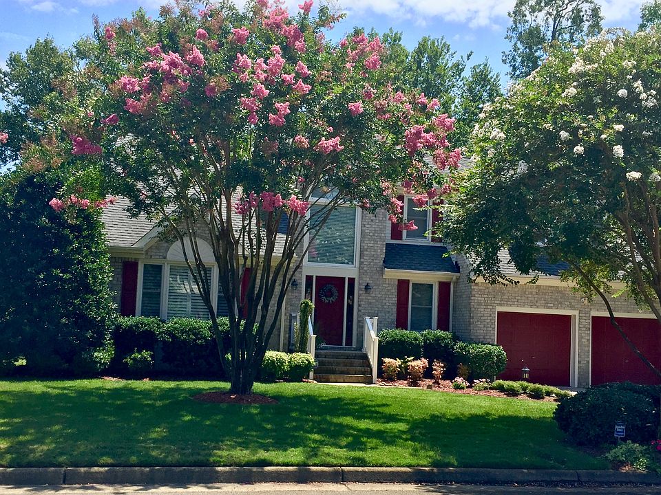 1st image of 605 Aguila Dr